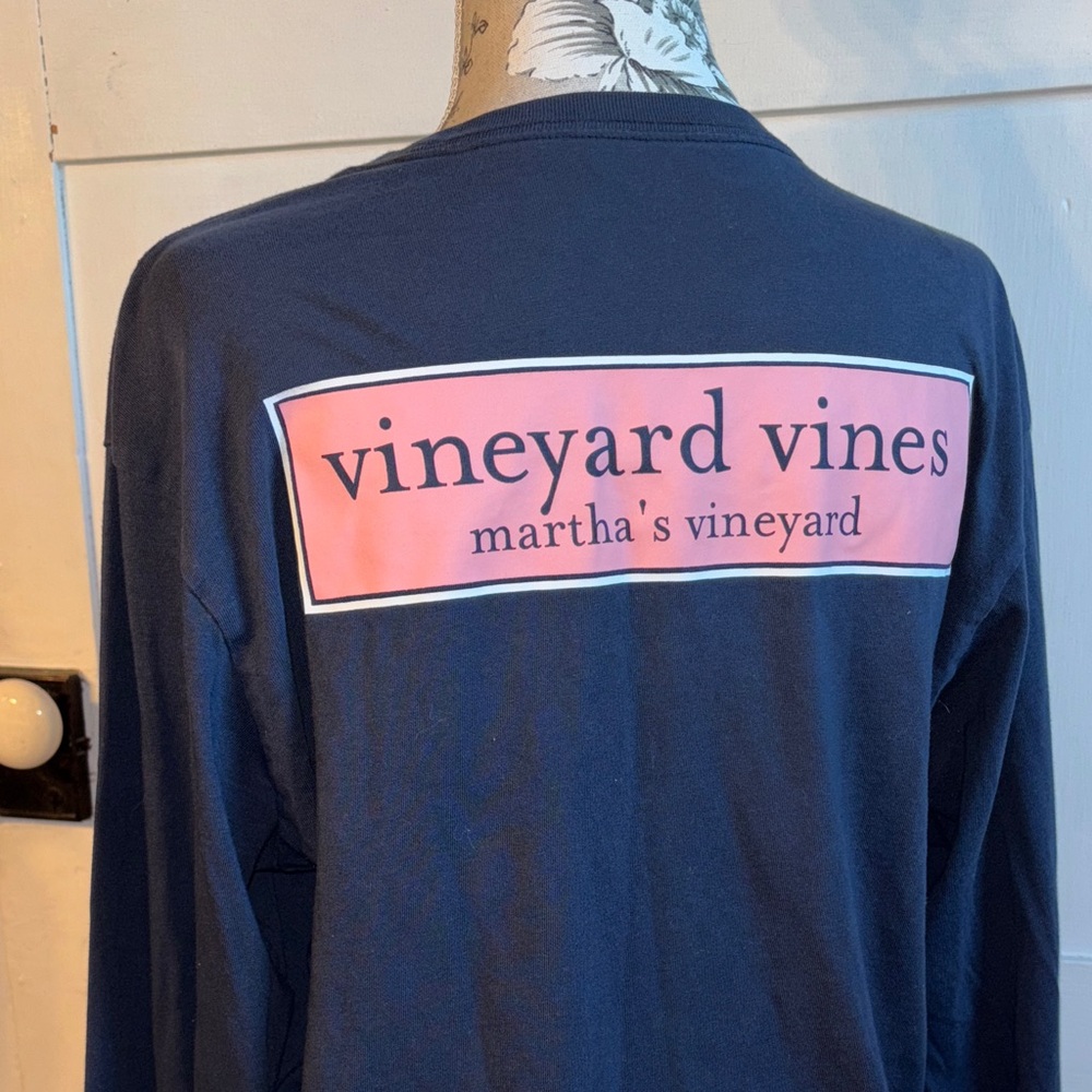 Vineyard Vines Martha’s Vineyard Navy Blue Pocket T Shirt Pink Logo Size Small